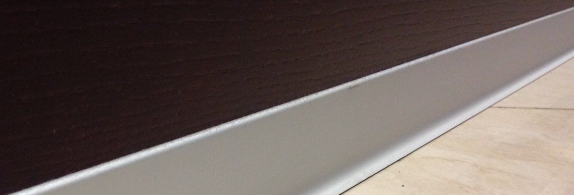 Плинтус алюминиевый L-образный анодированное серебро (3000*11*100 мм) — купить в Иркутске