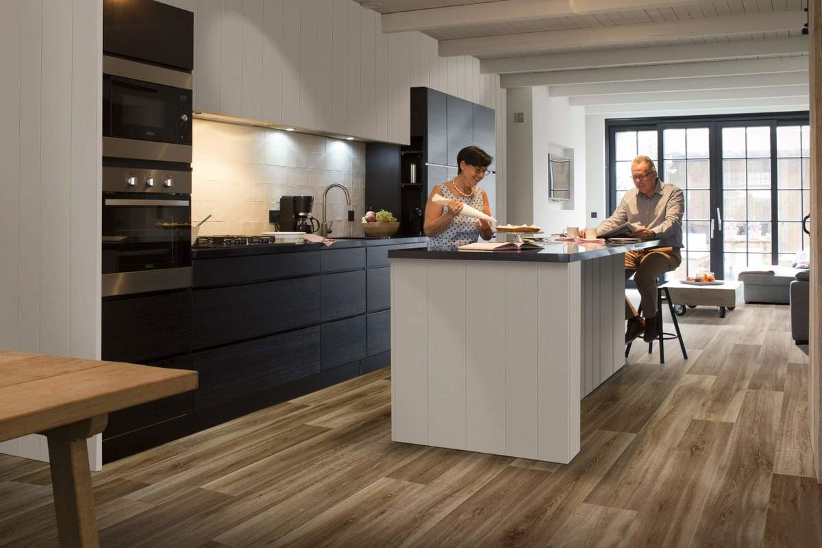 Замковая ПВХ плитка "Berry Alloc" Pureclick 55 LIME OAK 966D (204*1326*5 мм) — купить в Иркутске