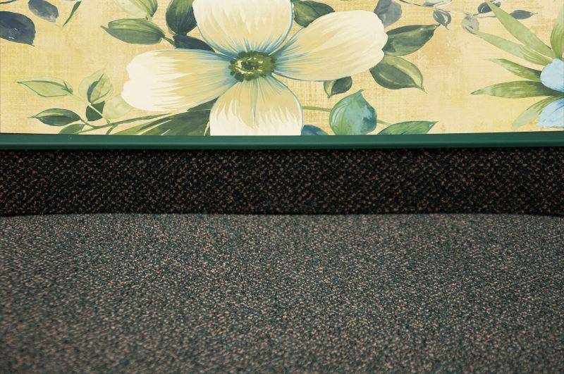 Плинтус для ковролина "Korner" Listwa зеленый (2500*13,8*50 мм) — купить в Иркутске